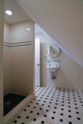 3rd fl shower
